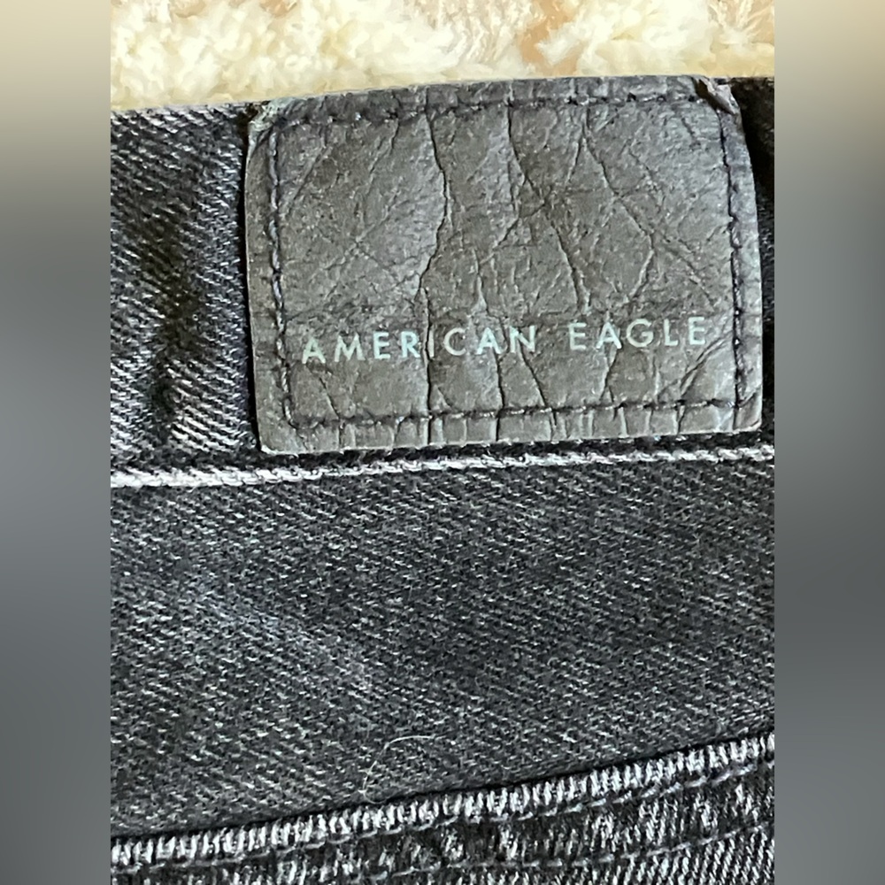 American Eagle Comfy Black Distressed Denim Mom Jeans size 0 regular - Picture 16 of 16
